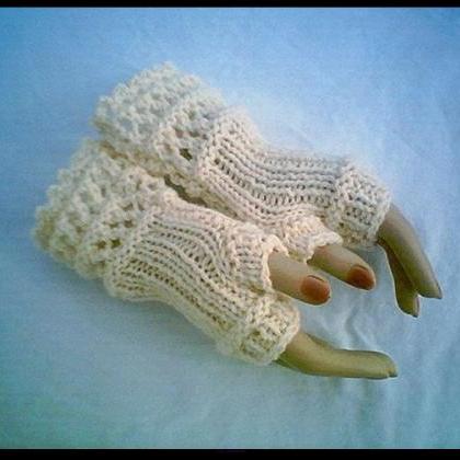 Winter White Open Lace Knit Fingerl..